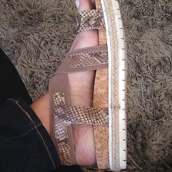 Very cute sandals snake tan colored - Picture 2 of 2